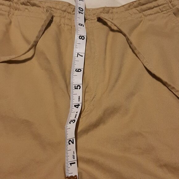 Liz Claiborne beige  Short Size 6P - Picture 8 of 11
